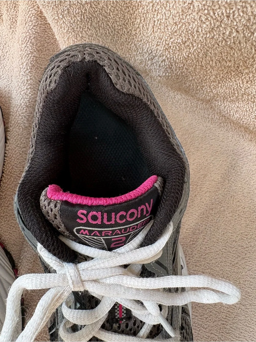 Saucony Marauder 2 Women’s Size 8 Gray Pink Running Athletic Shoes